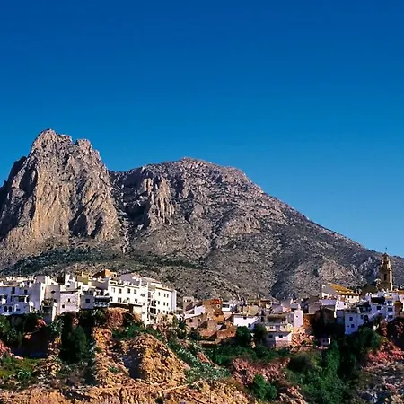 A1097 - Cornelia - 2004 Finestrat Cala de Finestrat
